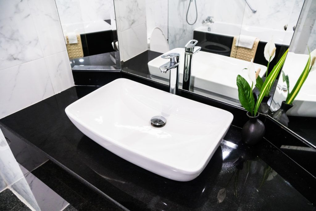 mobilier-baie-cu-lavoar-pe-blat-avantaje
